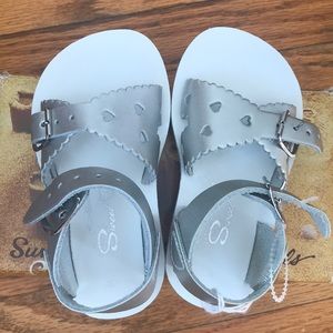 NIB Saltwater Sandals